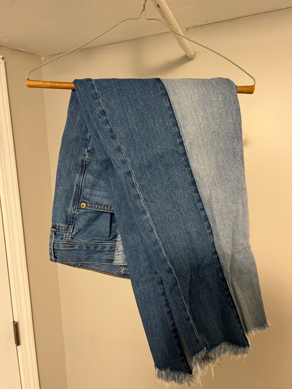 American Eagle Outfitters Two-Tone Blue Raw Hem Straight Leg Jeans